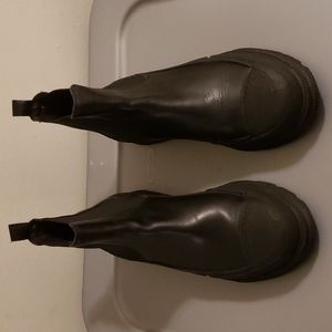 Chelsea Boots